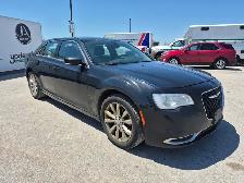 2015 Chrysler 300 - Photo 3