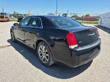 2015 Chrysler 300 - Photo 7