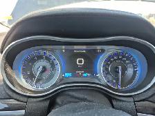 2015 Chrysler 300 - Photo 11