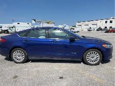 2015 Ford Fusion Hybrid - Photo 4