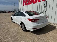 2015 Hyundai Sonata - Photo 2