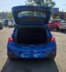 This Hatchback/Liftback/Notchback powered by a Diesel engine fea - Photo 6