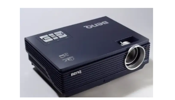 EXCELLENT BENQ MP721 XGA DLP PORTABLE PROJECTEUR 2500 ANSI LUMEN