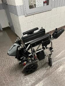 New # Electric wheelchair - Photo 4