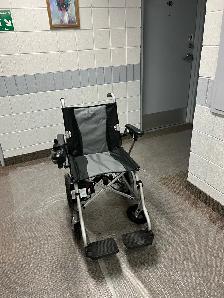 New # Electric wheelchair - Photo 5