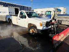 2014 GMC SIERRA 2500 4X4 W/ PLOW FOR SALE ($4000 OBO)