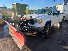 2014 GMC SIERRA 2500 4X4 W/ PLOW FOR SALE ($4000 OBO) - Photo 2