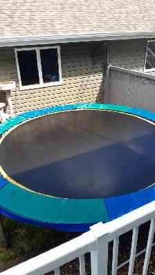 Vikan trampoline excellent condition 12’ - Photo 2