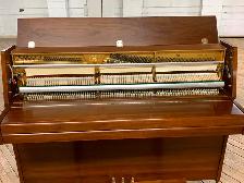 Yamaha Apartment size 88 Key Piano - Photo 6