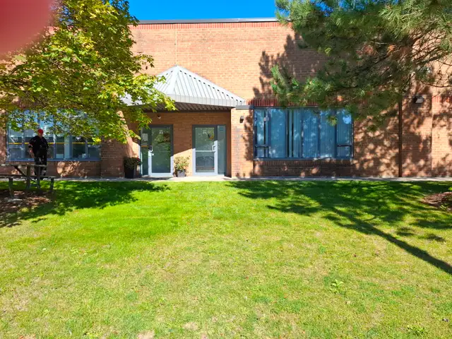 1400 Sqft Warehouse/Unit for rent | $2000/Month