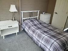 METRO Longueuil __ Entrée extérieur Privée __ (TOUT INCLUS) - Photo 3