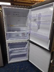 Samsung '30' Stainless Steel Bottom Freezer Top Fridge on Sale‼️ - Photo 4