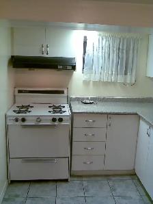 Private Small Room for Rent, walk to Subway and Dufferin Mall - Photo 6