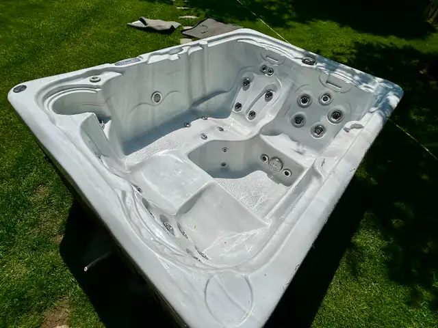 Restored 2014 Hydropool Hot Tub For Sale