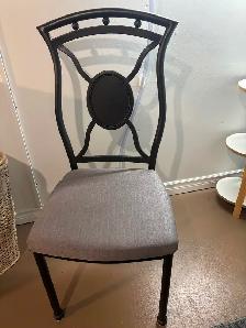DINING TABLE - Photo 3