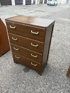 Free delivery used vintage Brown 4-Drawer Dresser - Photo 8