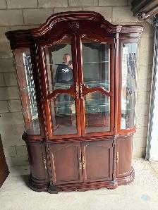 Free delivery used Vintage Wooden Curio Display Cabinet - Photo 2