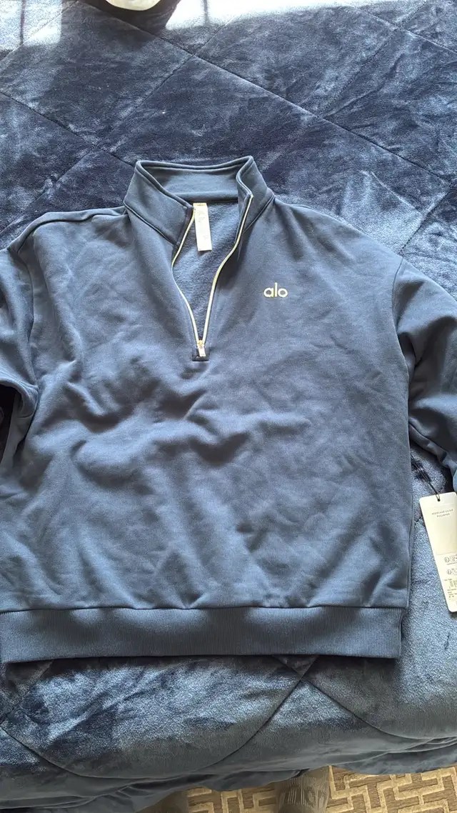 Alo yoga men’s quarter zip sweater medium