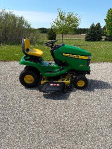 John Deere X300 Lawn Tractor