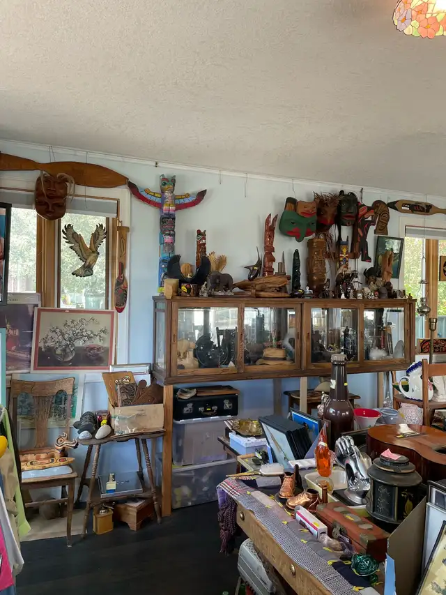 Indoor garage sale
