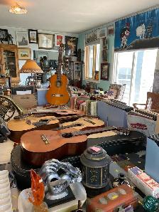 Indoor garage sale - Photo 2