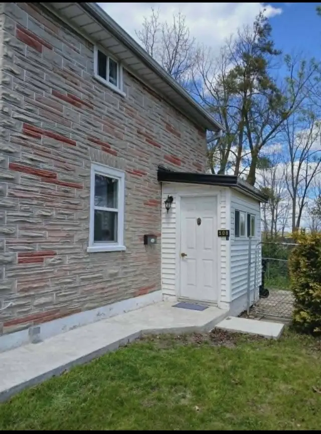 Quiet 2 Bedroom Duplex Unit