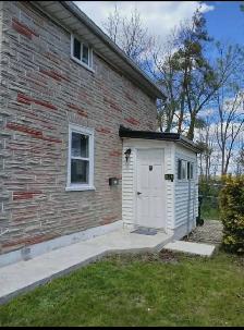 Quiet 2 Bedroom Duplex Unit