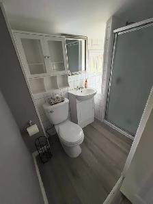 Quiet 2 Bedroom Duplex Unit - Photo 6