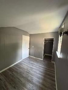 Quiet 2 Bedroom Duplex Unit - Photo 9