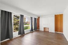 Beautifully remodelled 4bdrm bungalow tucked away on a quiet st! - Photo 3