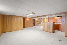 Beautifully remodelled 4bdrm bungalow tucked away on a quiet st! - Photo 9