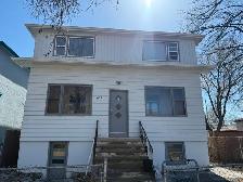 5 Unit Multi-Family Building w/ 5 quiet and clean tenants