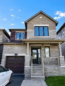 3-bed 3-bath single Home in Stittsville Kanata
