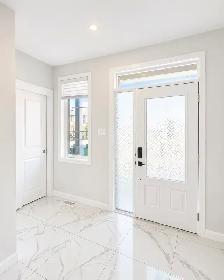 3-bed 3-bath single Home in Stittsville Kanata - Photo 2