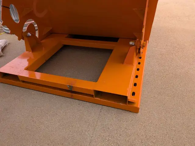 Trémie à basculement automatique robuste
