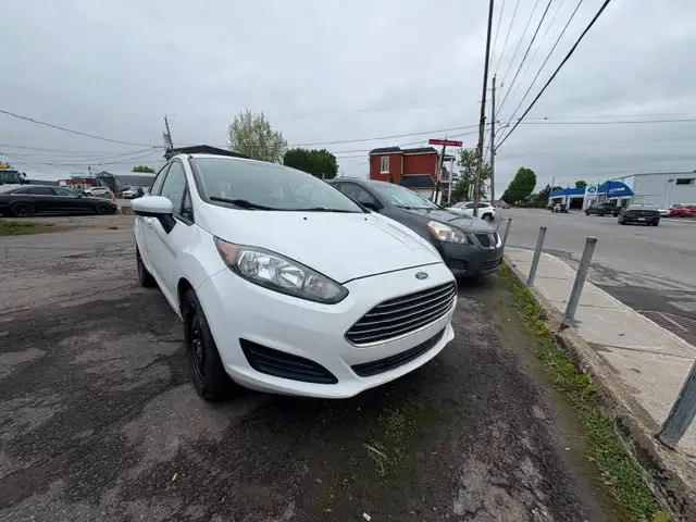 Ford Fiesta 2014 Manuelle $3995. Rusty 450-820-0550
