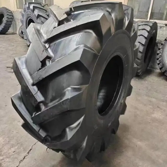 Pneu de tracteur industriel