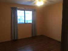 3-Bedroom Townhouse in Beddington - Photo 5