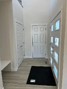 Beautiful 4 Bedroom 3 Washroom House For Rent - Photo 3