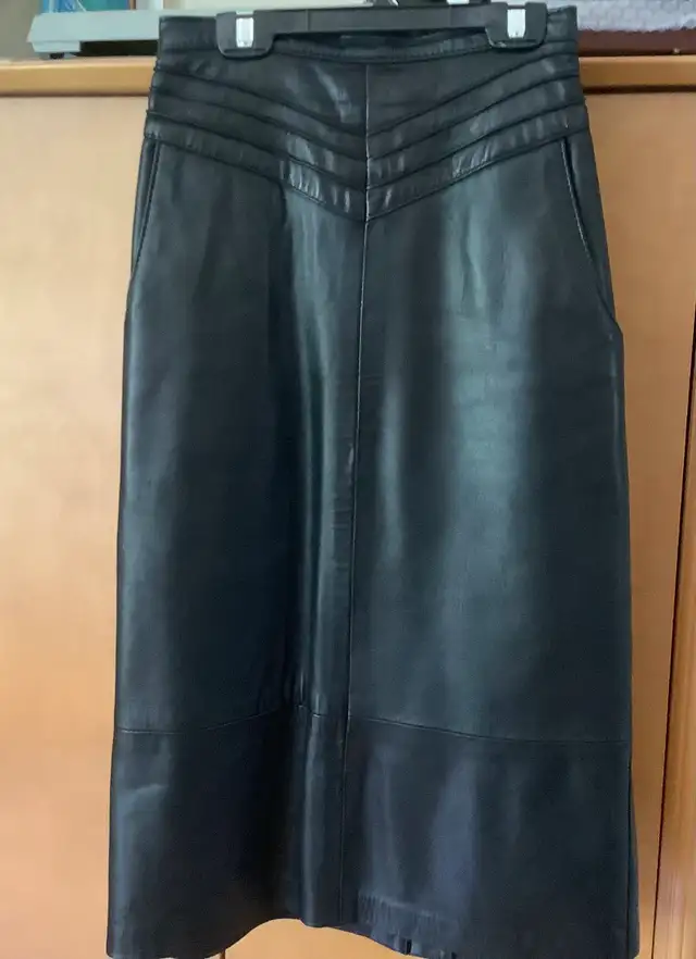 Jupe en cuir véritable et vintage