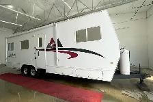 2019 General Coach Roughneck NT300 - Pre-Owned Travel Trailer. - Photo 2