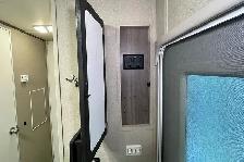2019 General Coach Roughneck NT300 - Pre-Owned Travel Trailer. - Photo 14