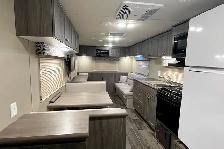 2019 General Coach Roughneck NT300 - Pre-Owned Travel Trailer. - Photo 15