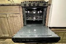 2019 General Coach Roughneck NT300 - Pre-Owned Travel Trailer. - Photo 22