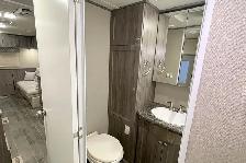 2019 General Coach Roughneck NT300 - Pre-Owned Travel Trailer. - Photo 35