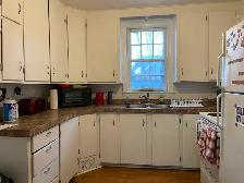 ATTN TRENT STUDENTS! Spacious 6 Bdrm House - Don't Wait! - Photo 3