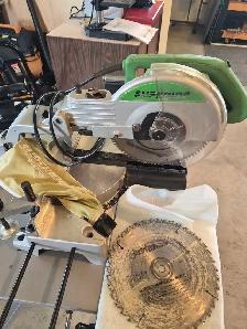 Combo, Chop Mitre saw on foldable bench. - Photo 2