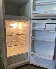 Compact Fridge, - Photo 2