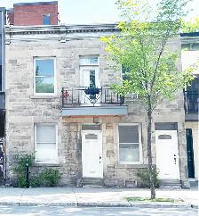 6 1/2 Apartment for rent in Little Italy!