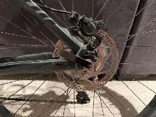 Mountain bike  like new - Photo 7